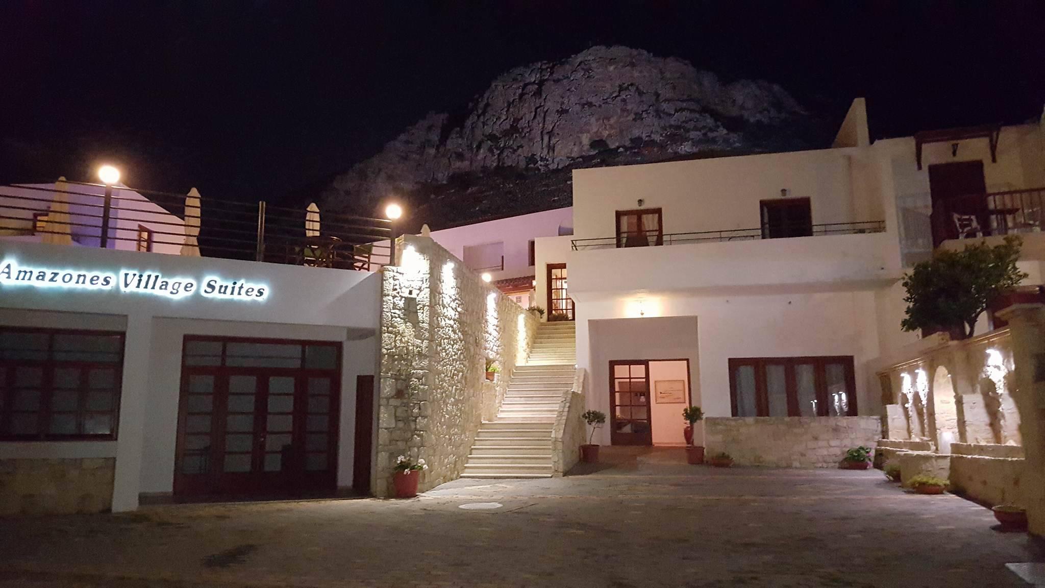 הרסוניסוס Amazones Village Suites מראה חיצוני תמונה