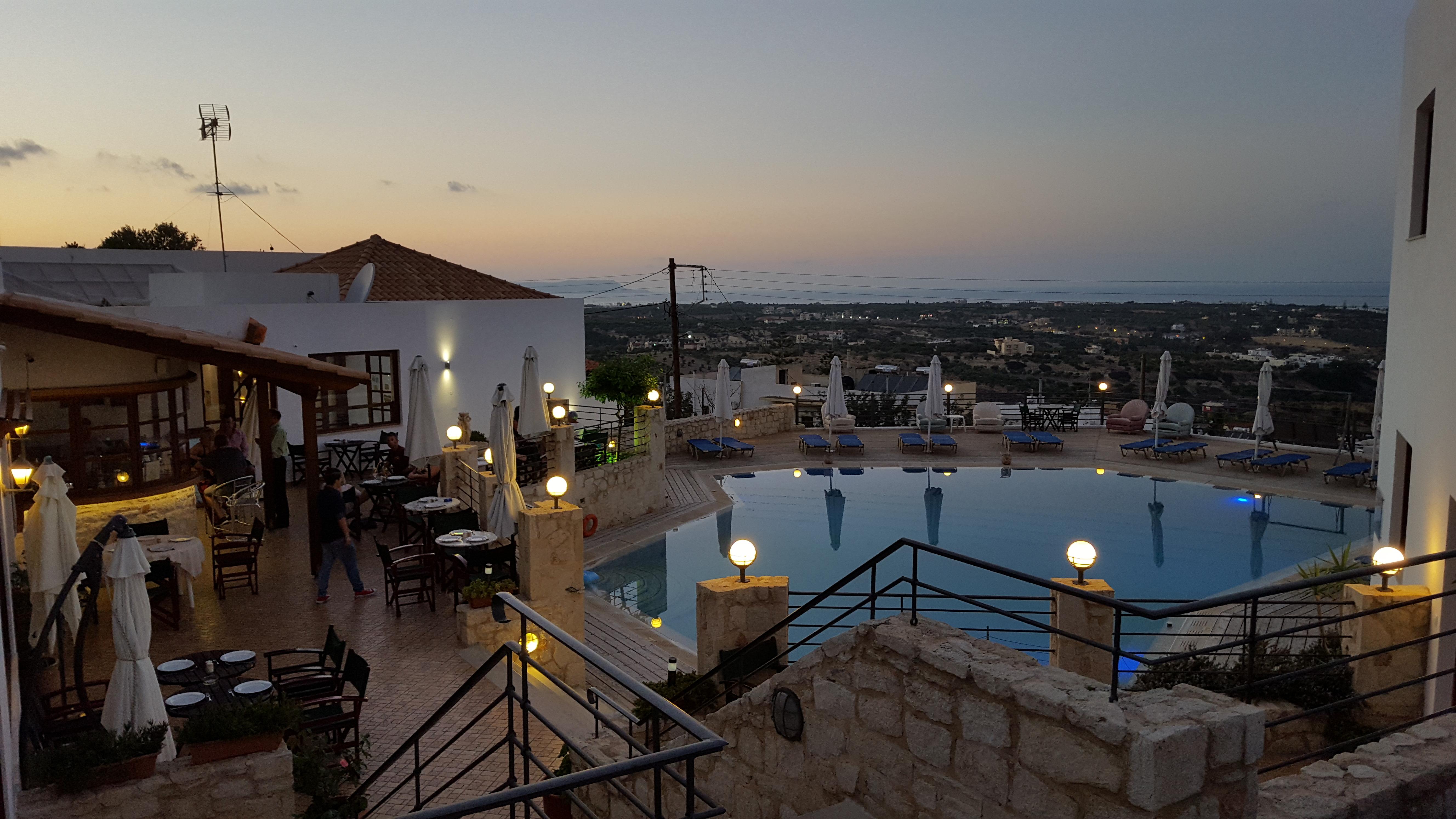 הרסוניסוס Amazones Village Suites מראה חיצוני תמונה