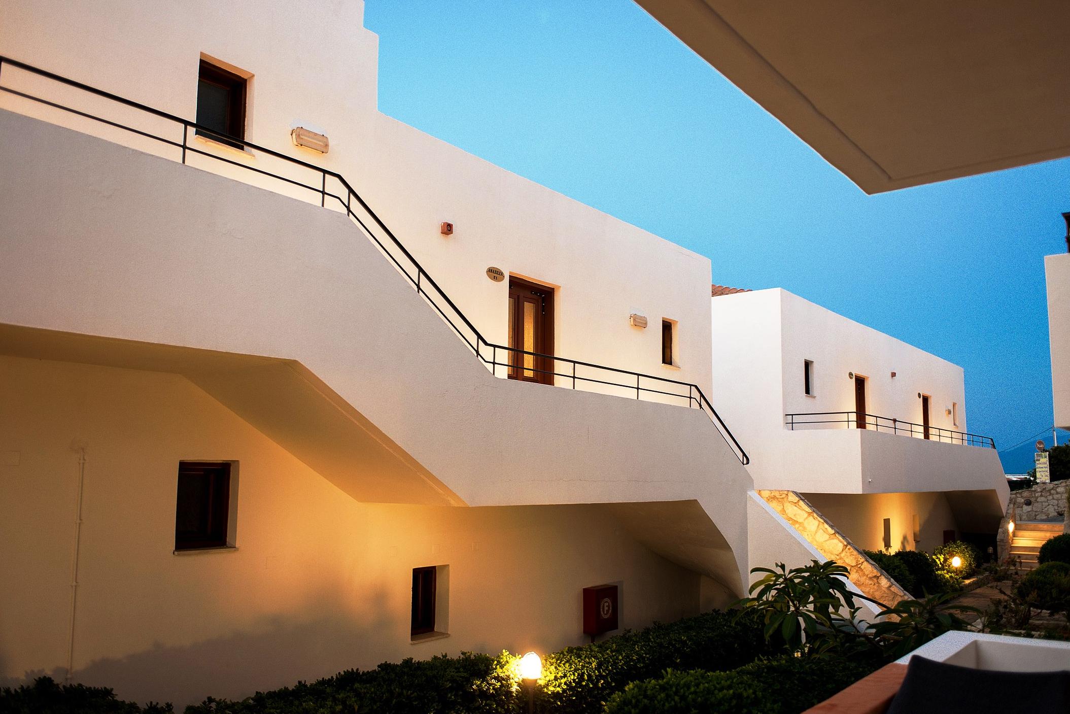 הרסוניסוס Amazones Village Suites מראה חיצוני תמונה