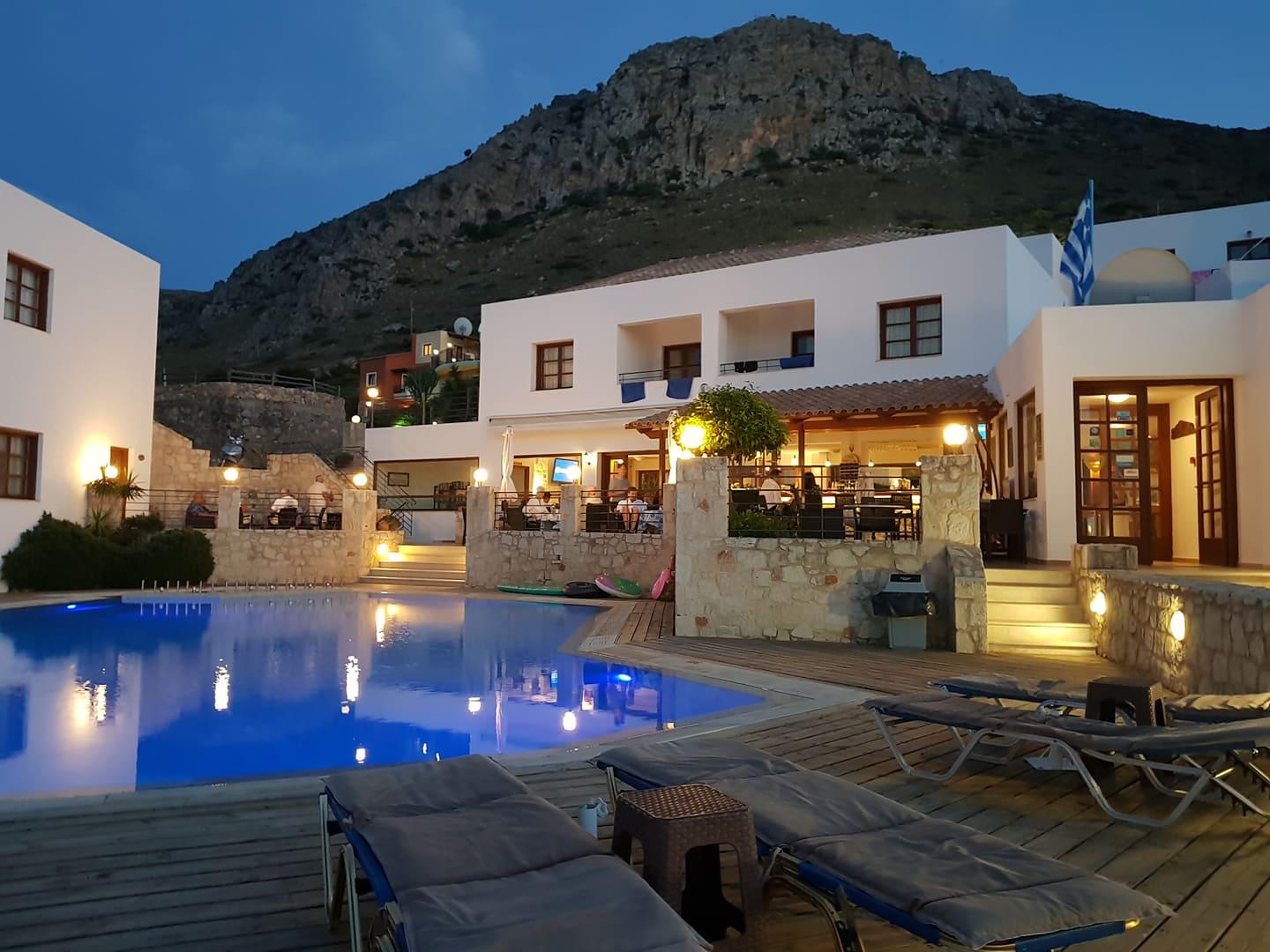 הרסוניסוס Amazones Village Suites מראה חיצוני תמונה